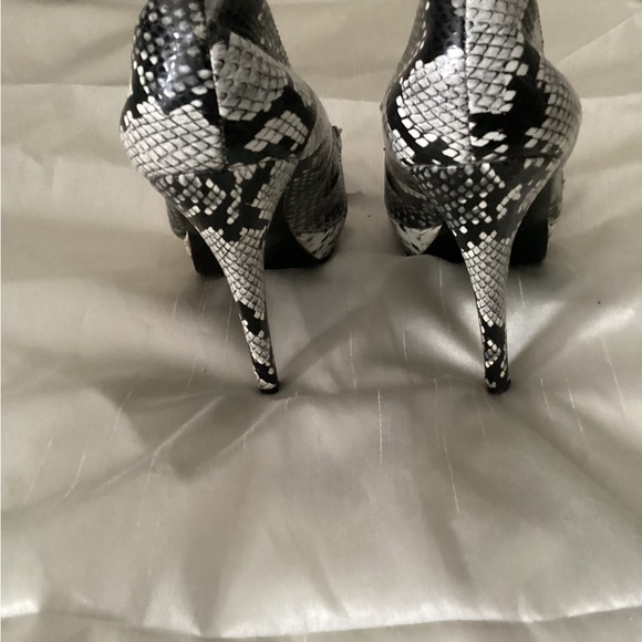ALDO, Snake Skin Shoes - Picture 2 of 4